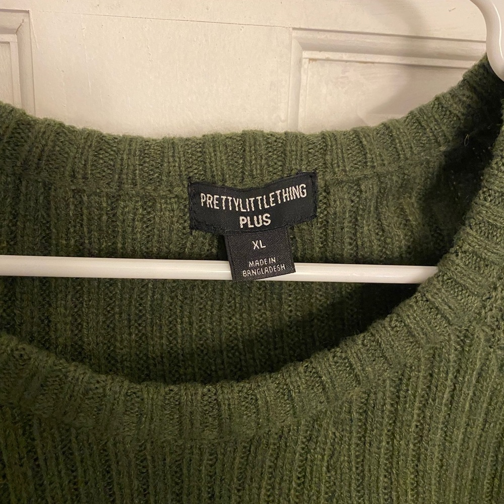 PrettyLittleThing Plus Forest Green Knit Sweater